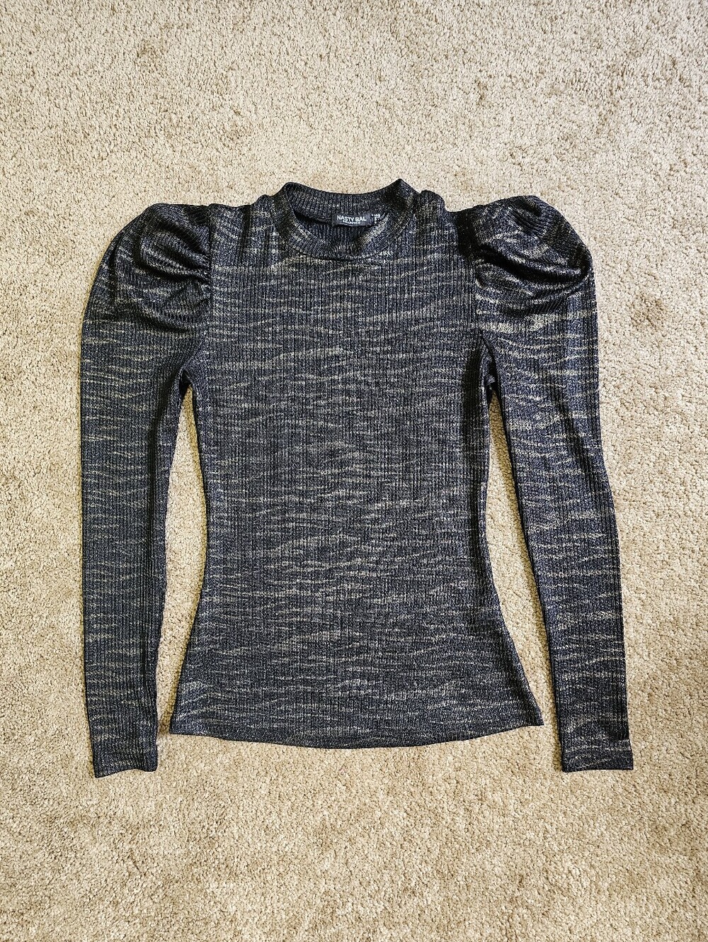 Nasty Gal Black & Gray Puff-Sleeve Ribbed Long Sleeve Top